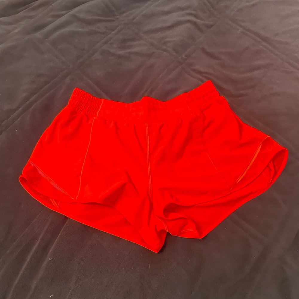 Lululemon Hotty hot shorts 2.5”